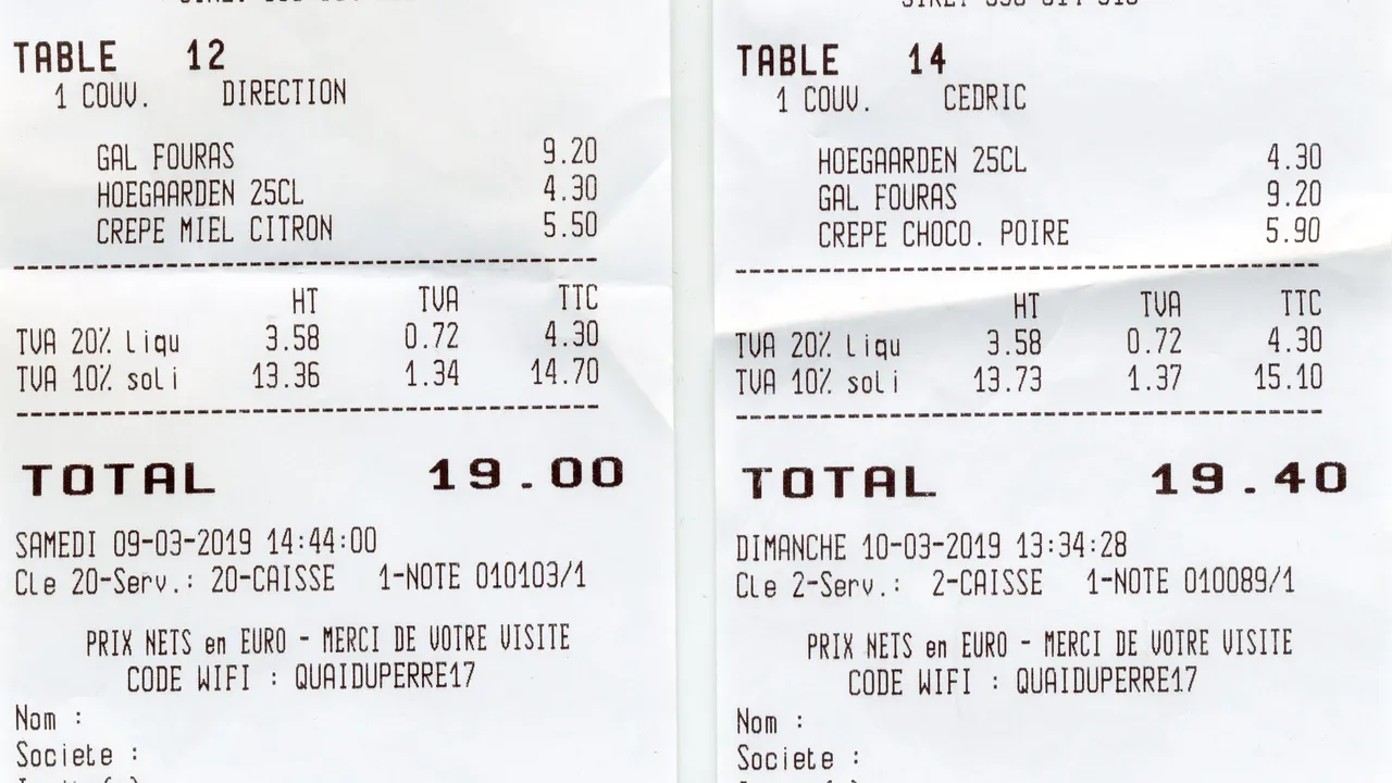 Deux tickets de caisse détaillant les montants HT, TVA et TTC